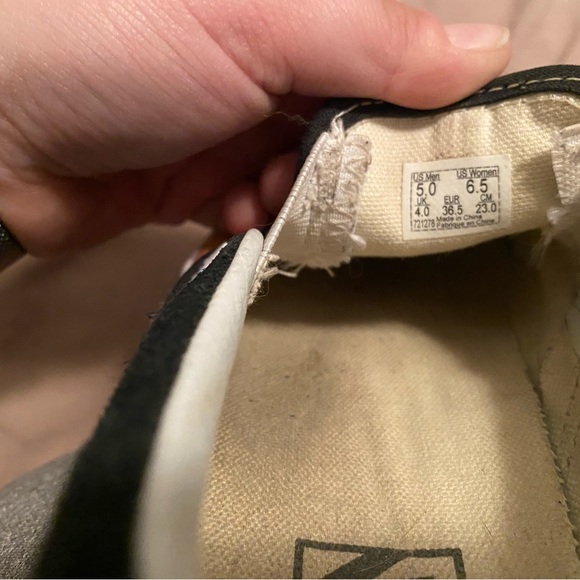 Women’s size 6.5 patch work vans - Picture 2 of 4